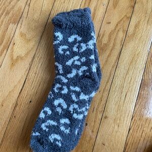 New fuzzy socks (4 pairs)